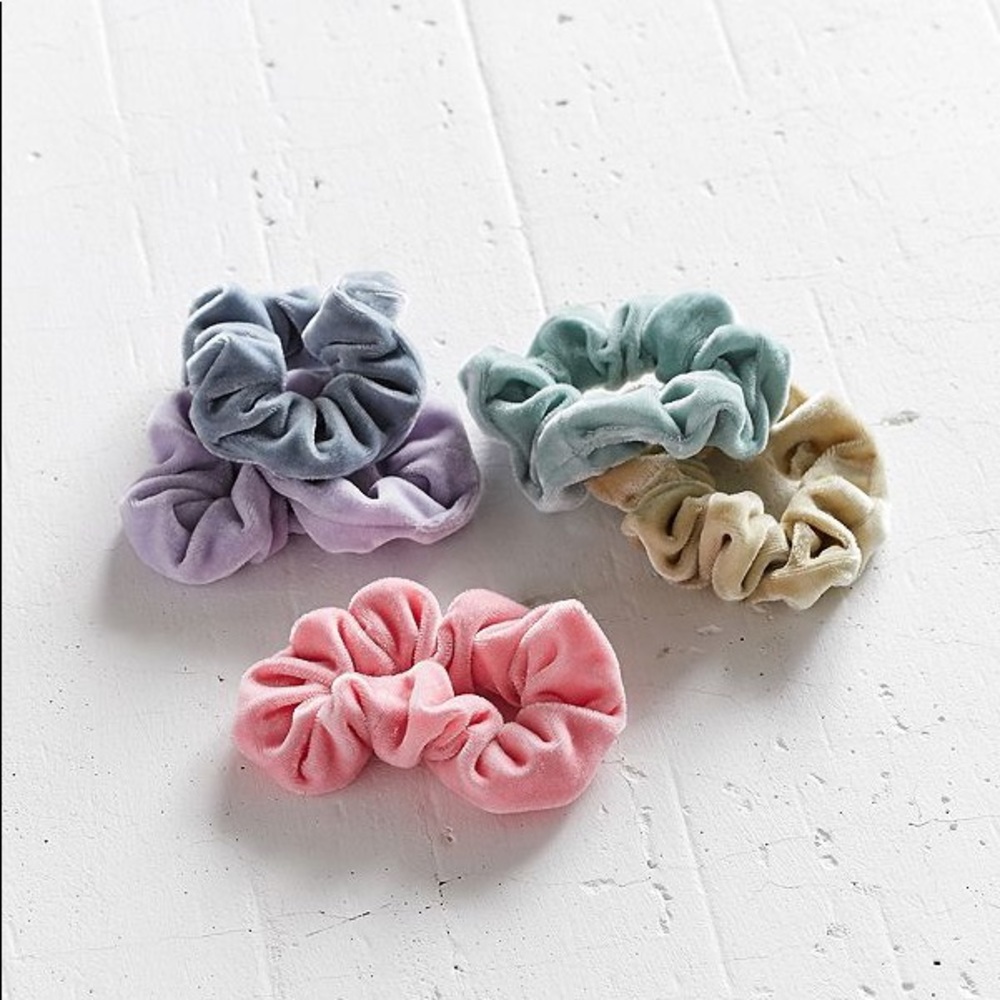 Urban outfitters velvet scrunchies